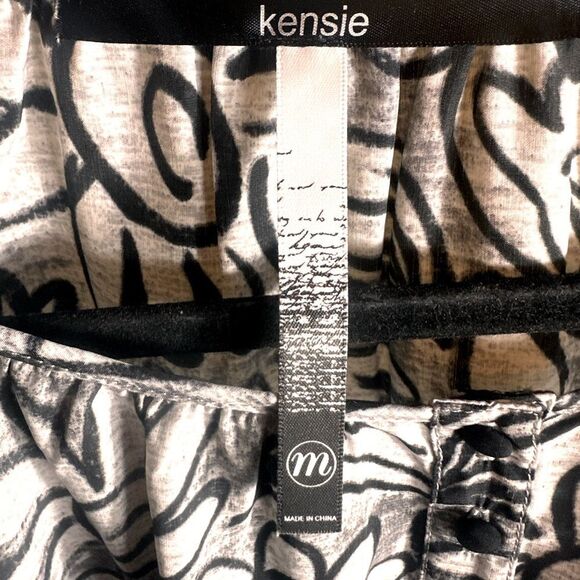 Kensie Black and White Floral Blouse Size Medium 📦 - Picture 3 of 7